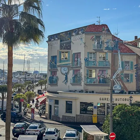 5a - Facing Port & Town Hall * Cannes