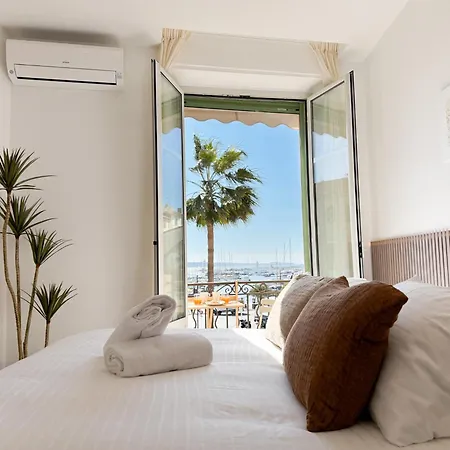 5a - Facing Port & Town Hall