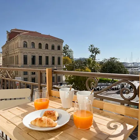 Appartement 5a - Facing Port & Town Hall *